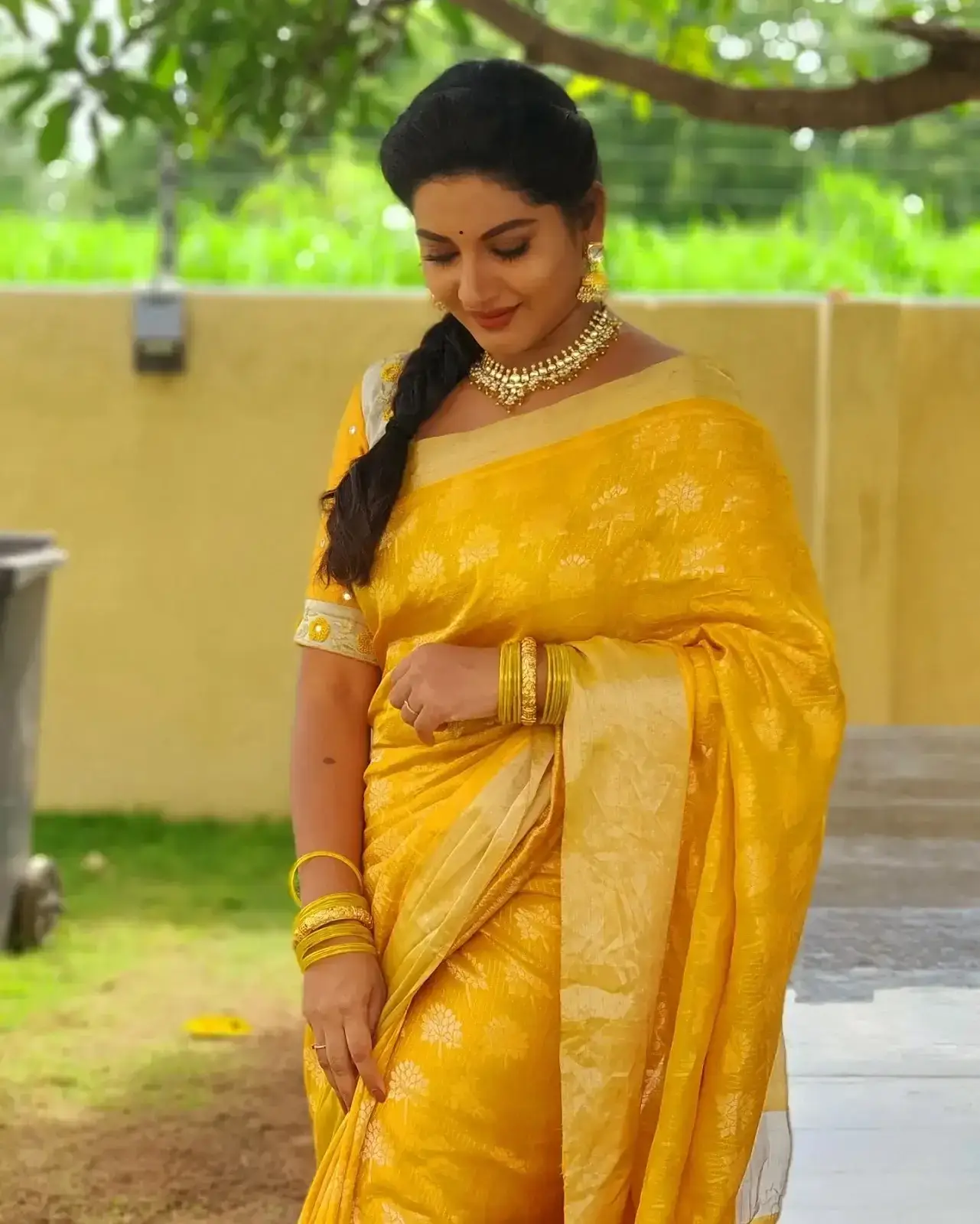 Indian TV Girl Pallavi Ramisetty in Yellow Saree